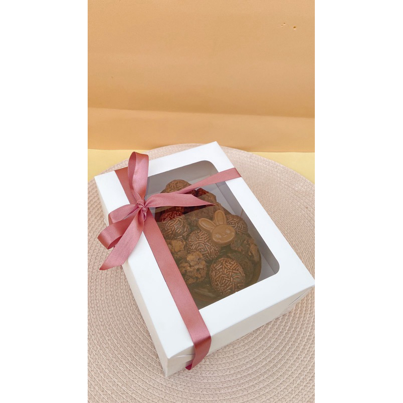 Caixa PARA OVO de Páscoa 3 em 1 Ajustavel (150/250/350gr) tampa com visor Branca (1 cavidade colher) em Oferta na Shopee