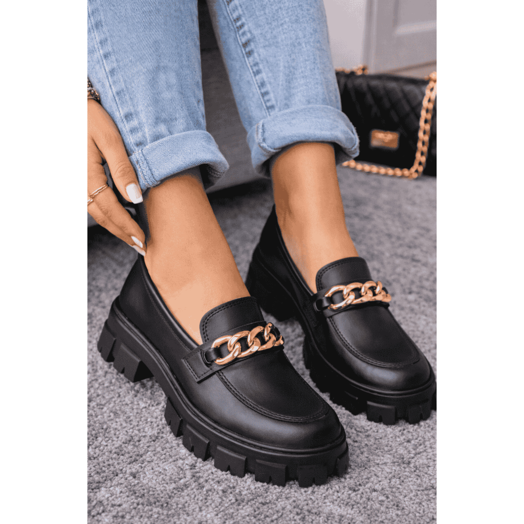 Mocassim Feminino Tratorado Corrente Preto Verniz Confortável Top em Oferta na Shopee