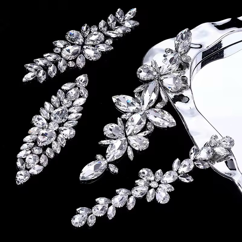 Aplique de Roupa ou Cabelo com Strass Luxo Brilho Casamento Debutante