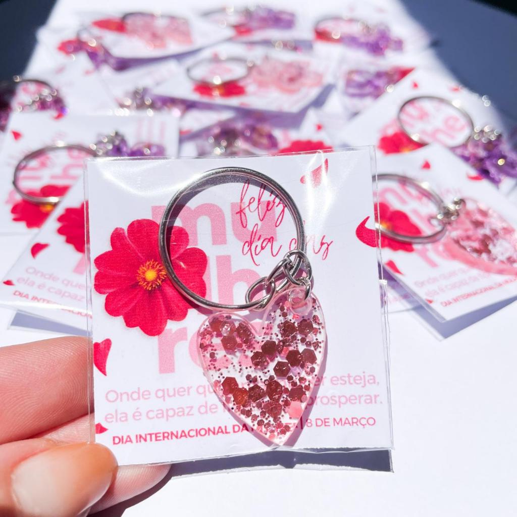 Kit Mimo Dia Das Mulheres Chaveiro Resina Lembrancinha Para Clientes 10-20-40  Com Card em Oferta na Shopee