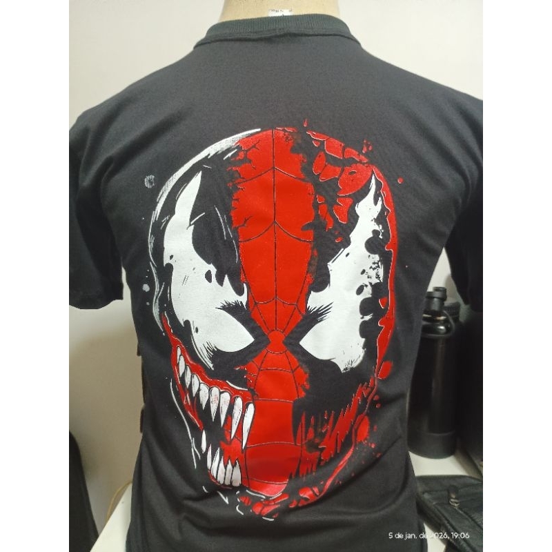 Camiseta Homem Aranha e Venom