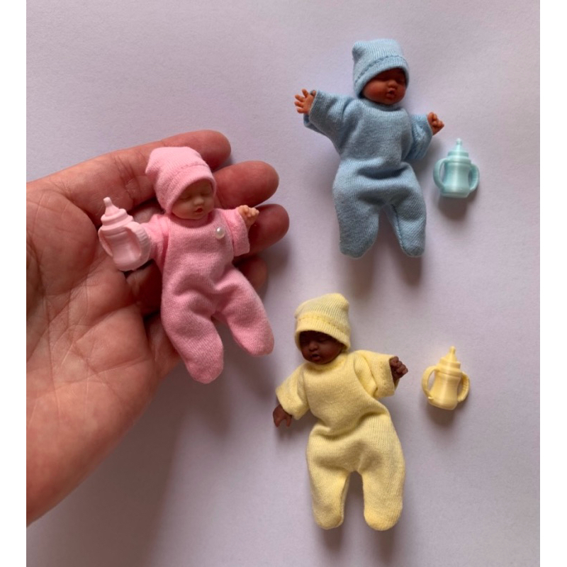 A boneca NÃO está inclusa ( Macacão + mamadeira ) leia a descrição