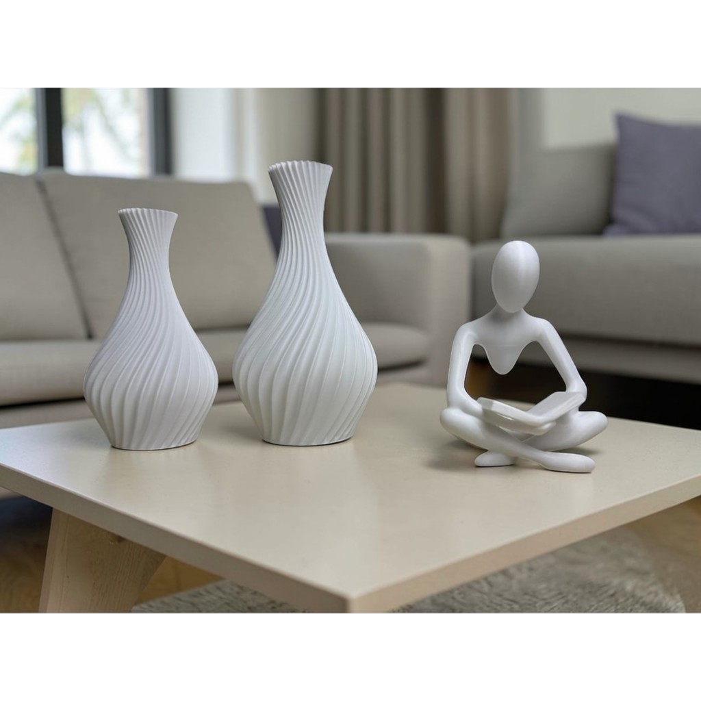 Kit 3 Peças Decorativas Modernas – 2 Vasos Espiral + Escultura Leitor Minimalista | Decoração Sala Quarto Aparador Luxo