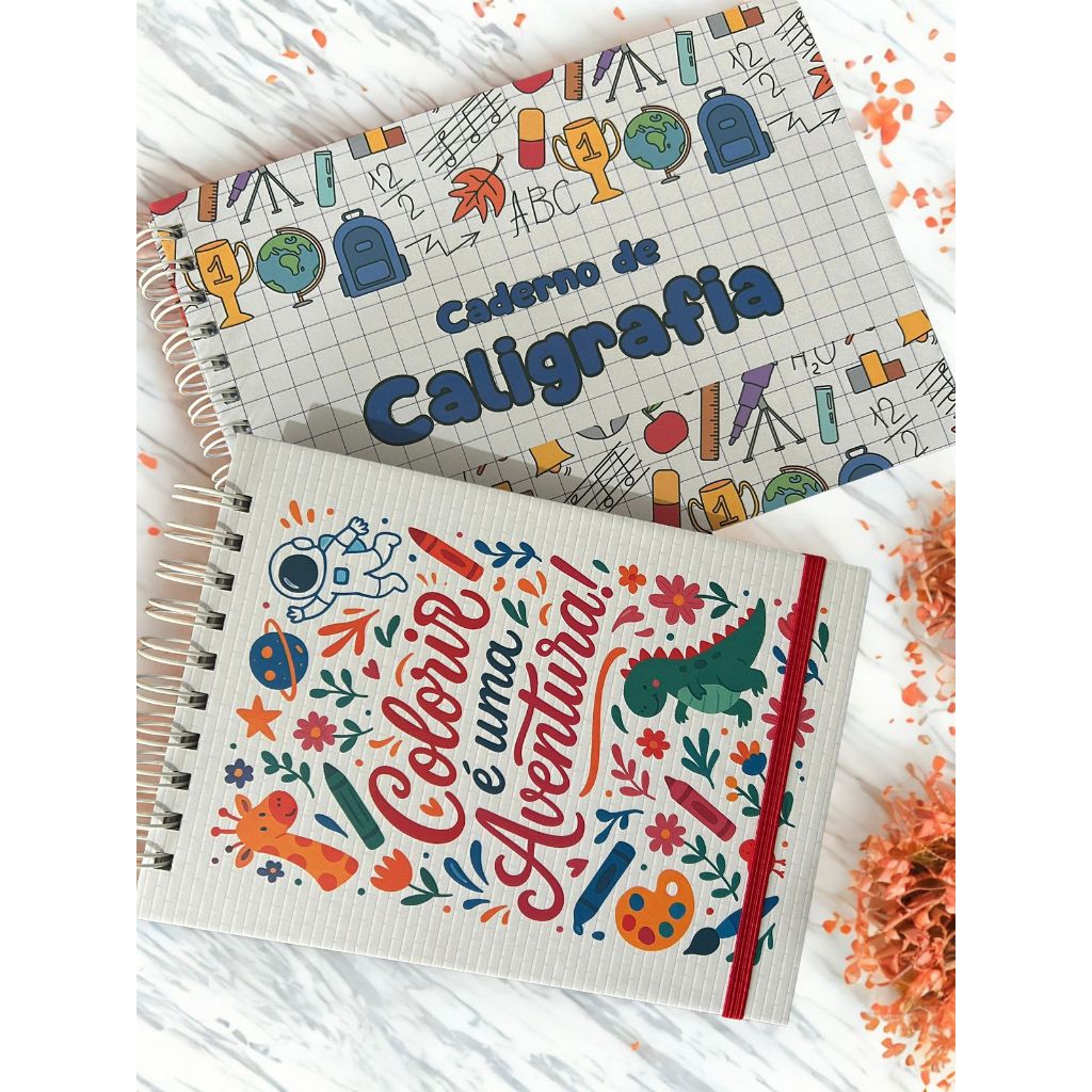 VOLTA AS AULAS Kit caderno de caligrafia + Livro para colorir.