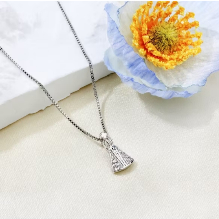 Colar Gargantilha Feminina Veneziana Mini Nossa Senhora Folheado Prata com pedras zircônia