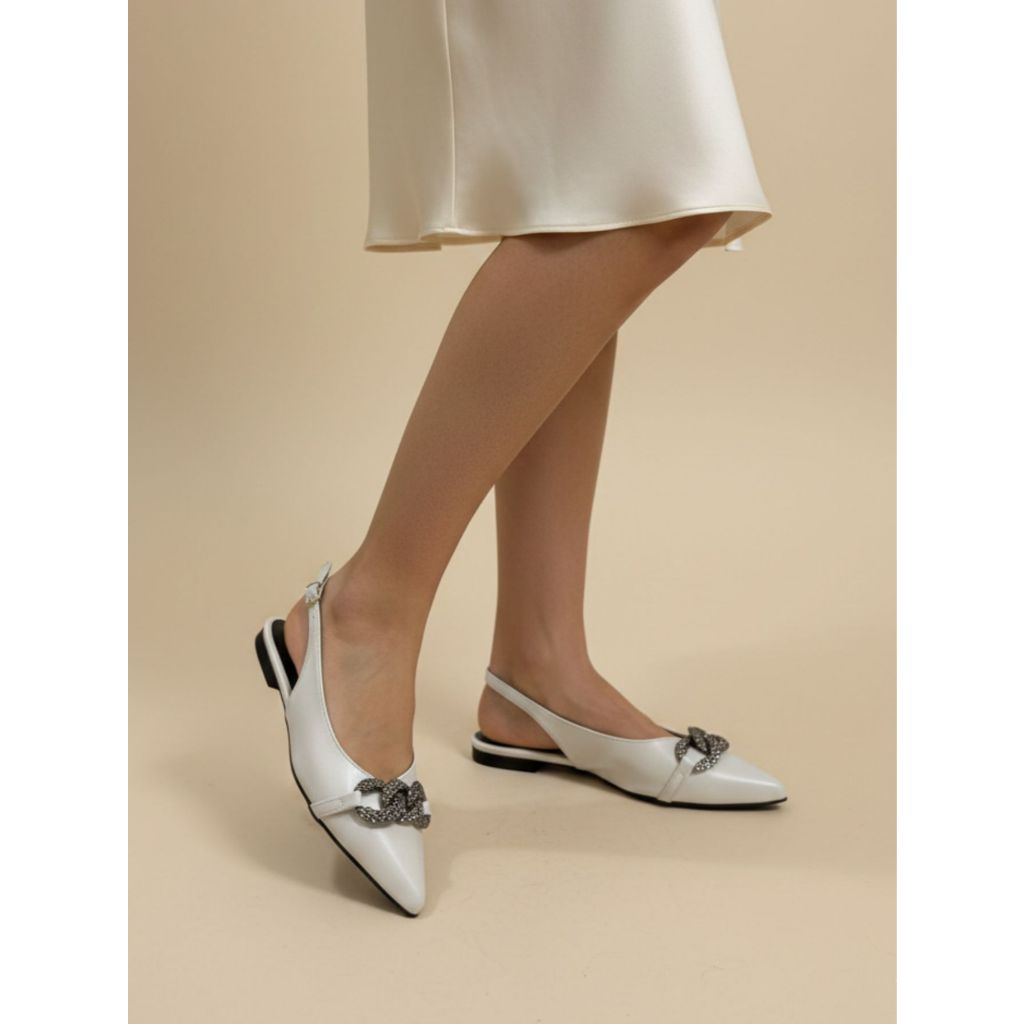 Sapatilha Feminina Slingback Off White  Bico Fino com Corrente Prata Velho– Elegante e Confortável em Oferta na Shopee