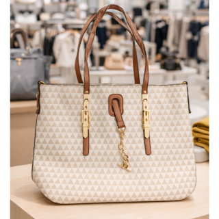 Bolsa Grande Feminina Luxo Triangulo Duas Alças Detalhes Dourados cores variadas em Oferta na Shopee