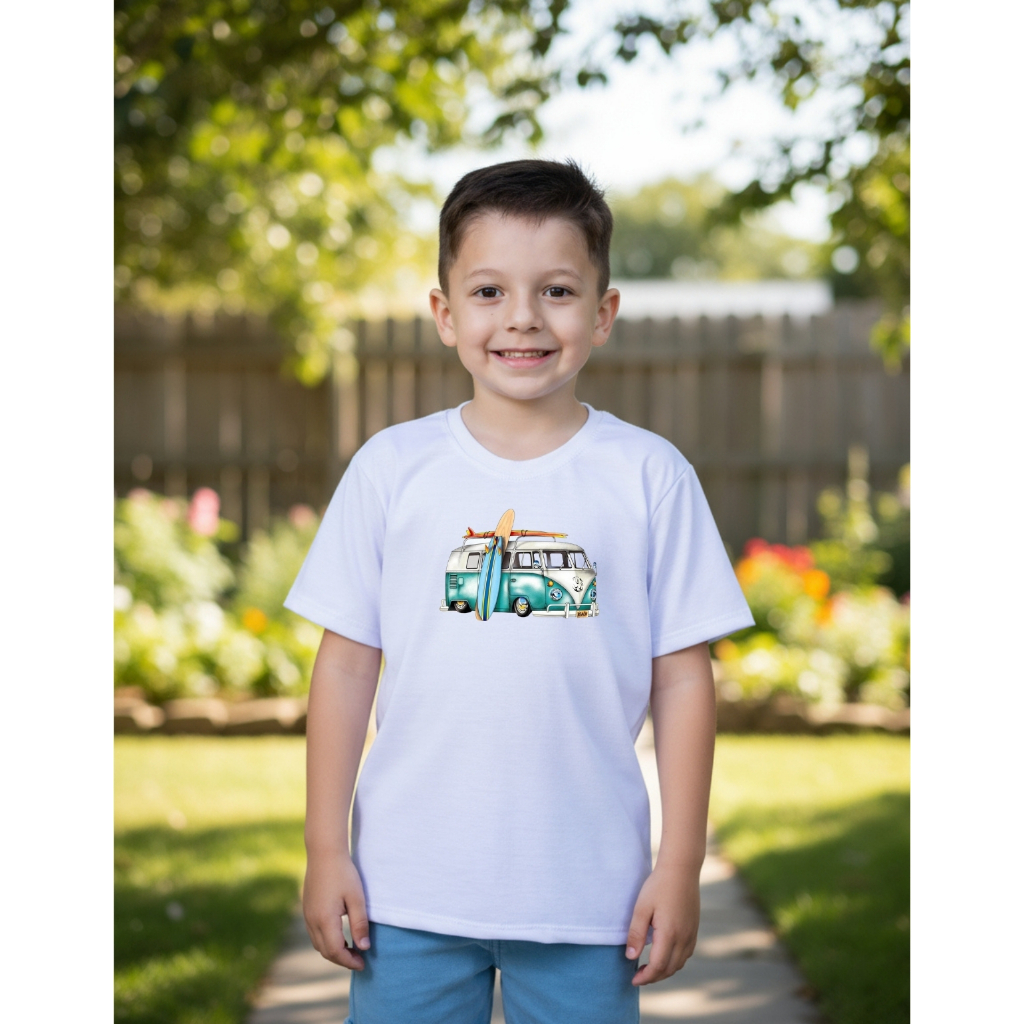 Camiseta Infantil Kombi com Prancha Estampa Colorida Branca