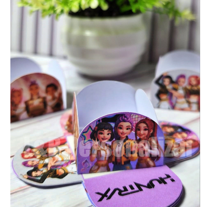 Forminha de Doces Huntrix Personalizada no Tema /Lembrancinha de Festa /Aniversário Guerreiras kpop