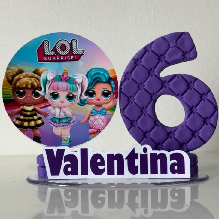 Decoração Festa / Vela Aniversário Biscuit / Topo de Bolo / Vela LOL Surprise / Vela Cenário simples / Vela Com Nome