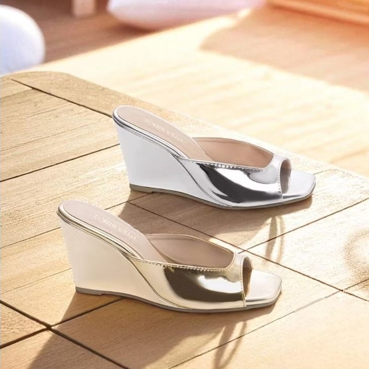 Tamanco Feminino Salto Anabela Médio Espelhado Torricella Confortável Prata/Dourado Premium