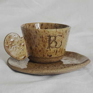 Kit Poema com Nome Personalizado – Xícara + Pires Rústico e Afetivo | Cerâmica Artesanal em Oferta na Shopee