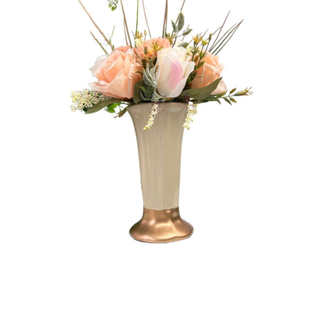 Vaso cobre com pedestal e arranjo floral artificial centro de mesa