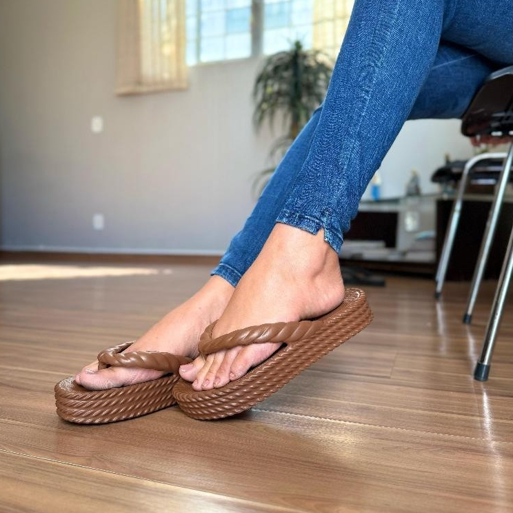 Chinelo Feminino De Dedo Nuvem Feminino Plataforma Trançado Estilo Leve Macia Antiderrapante