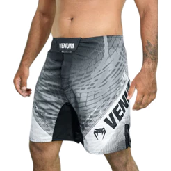 Bermuda Venum Fightshort Amazônia Feral Preto
