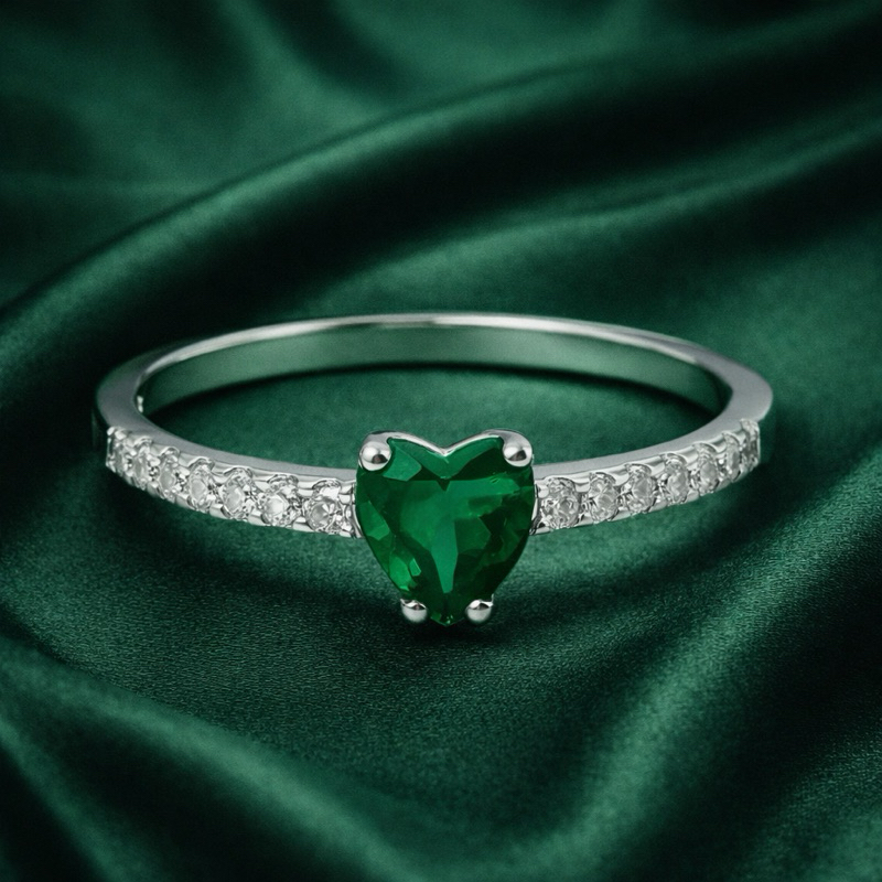 Anel Solitário Coração Cravejado Verde Em Prata 925 em Oferta na Shopee