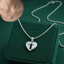 Gargantilha Prata 925 Coração Vazado com Cristo Joia Delicada
