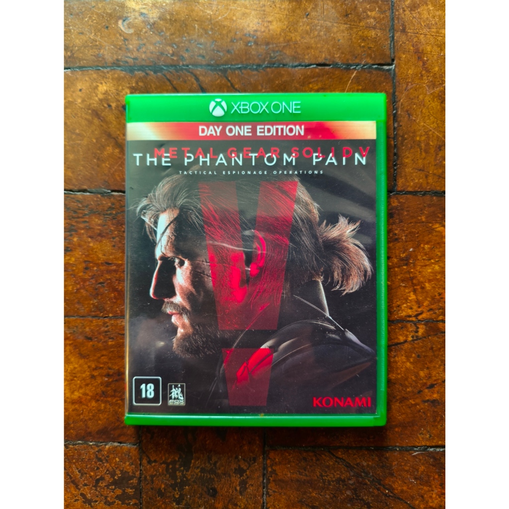Jogo Metal Gear Solid V  The Phantom Pain  Tactical Espionage Operations DAY ONE EDITION - Xbox One