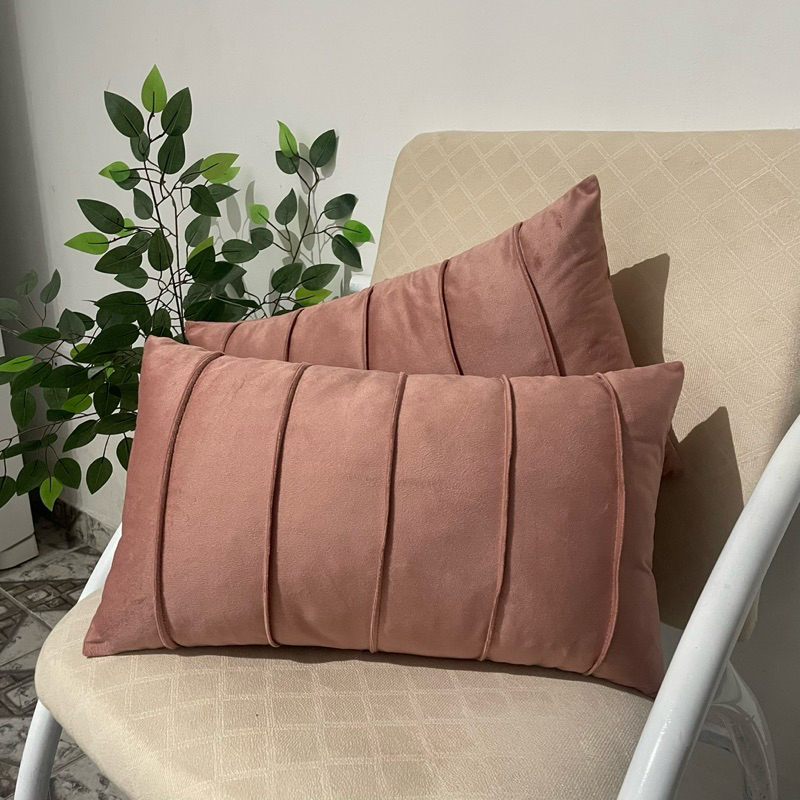 Kit 2 Capas de Almofadas Drapeada Vertical 30x50 | Suede Aveludado em Oferta na Shopee