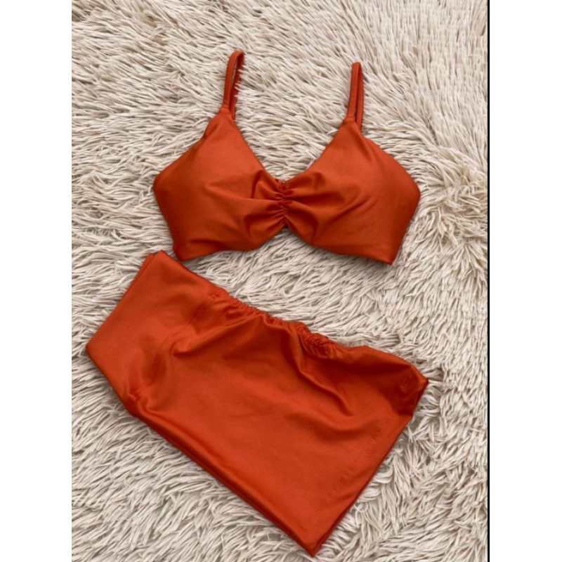 Conjunto de short COM  empina bumbum top costa nua  Fitness  tecido premium