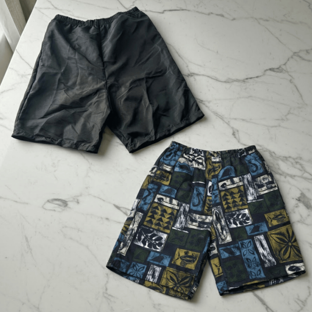 Kit 2 Bermuda Infantil Tactel Lisa + Estampada Confortável e Leve Ideal para Praia Piscina e Verão