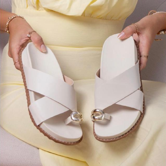 Sandália Feminina Detalhe Dedo Casual Rasteira Blogueira Tendencia Leve Macia e Confortável