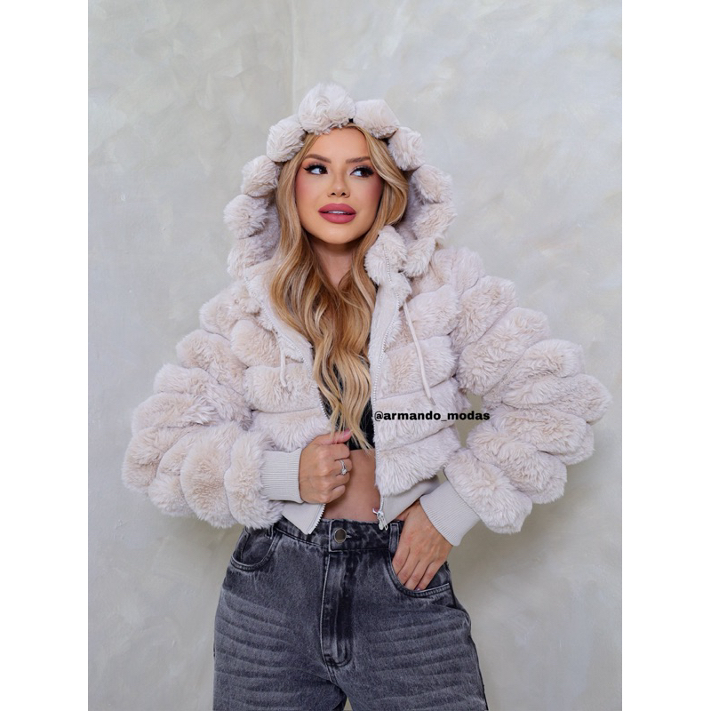 Puffer de pelinho forrada premium em Oferta na Shopee