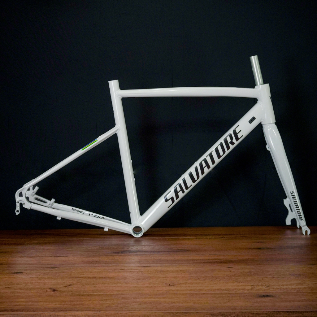 SPEED Lançamento SR8 2026 Quadro e Garfo Salvatore SR8 Freio Disco e Ferradura Cor Branco Modelo 2026