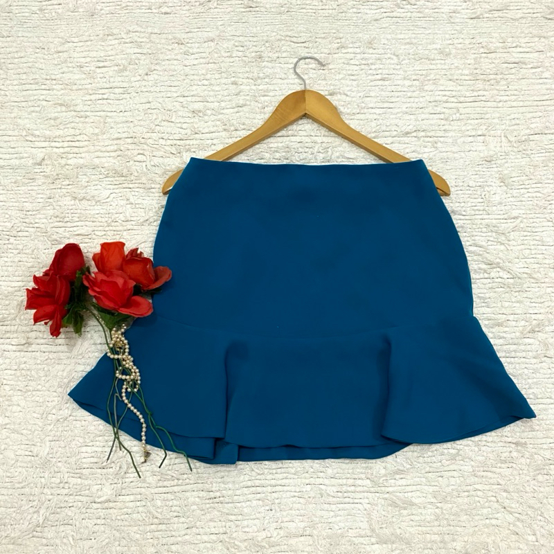 Mini Saia Godê Barra Babado Azul Rodada Acetinada Forever 21 Romântica Soft Coquette Clean Girl Aesthetic Casual (P)