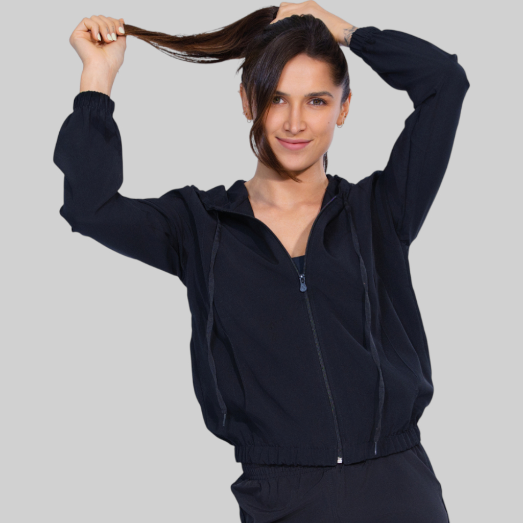 Jaqueta Blusa Corta Vento Feminina Capuz Leve Casual Esportiva Lisa em Oferta na Shopee