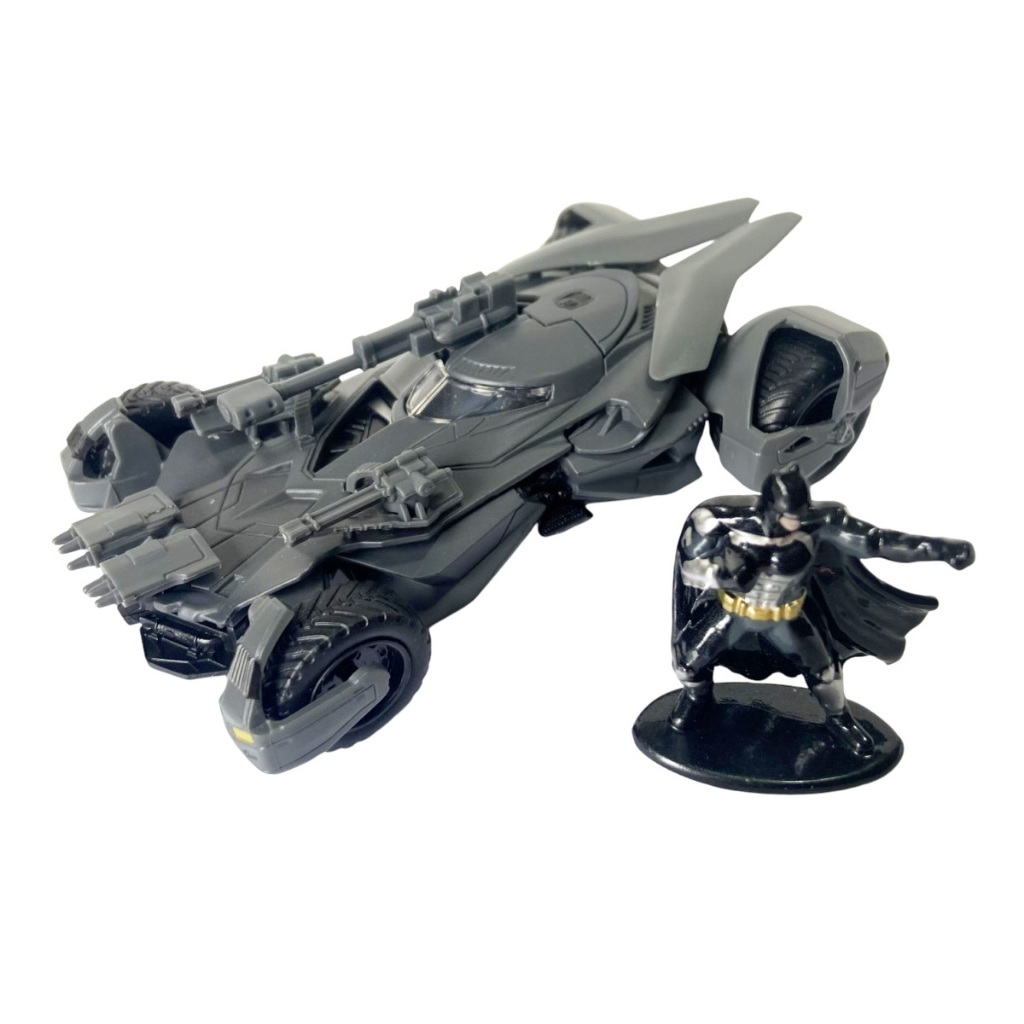 Miniatura Batmóvel Liga da Justiça com Boneco do Batman Carrinho Batman Batmóvel 1:32 JAD31706