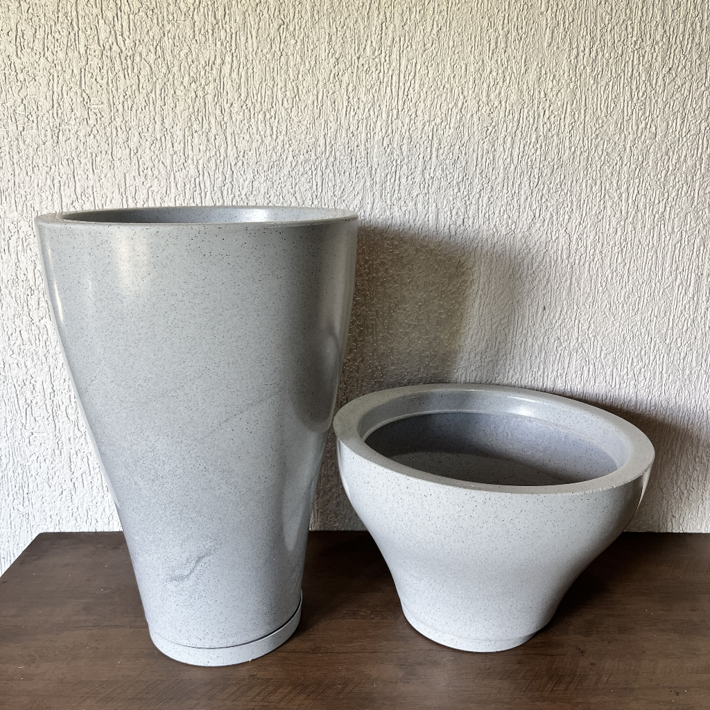 Kit 2 Vasos para plantas decorativo em polietileno Coluna Taça Lisa P e M