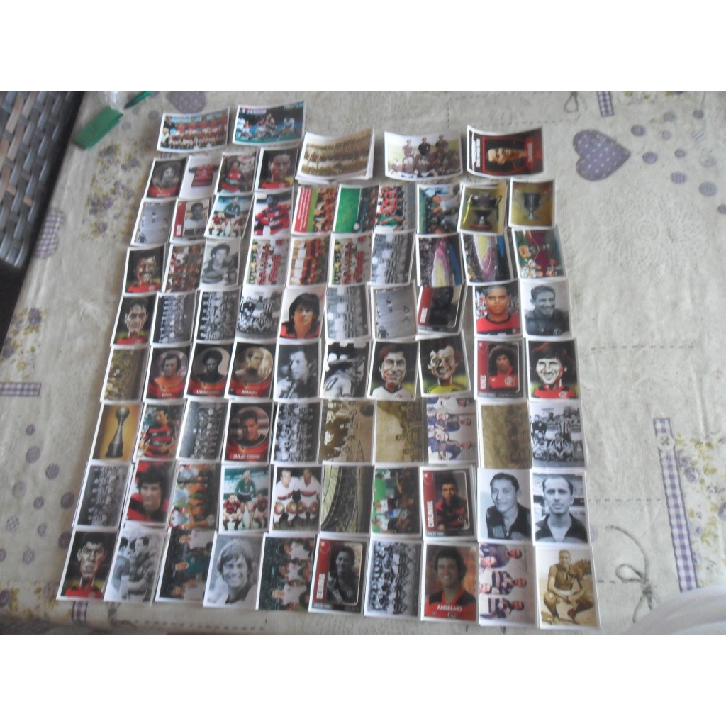 Lote com 75  figurinhas Clube de Regatas do Flamengo  Panini sem repetição
