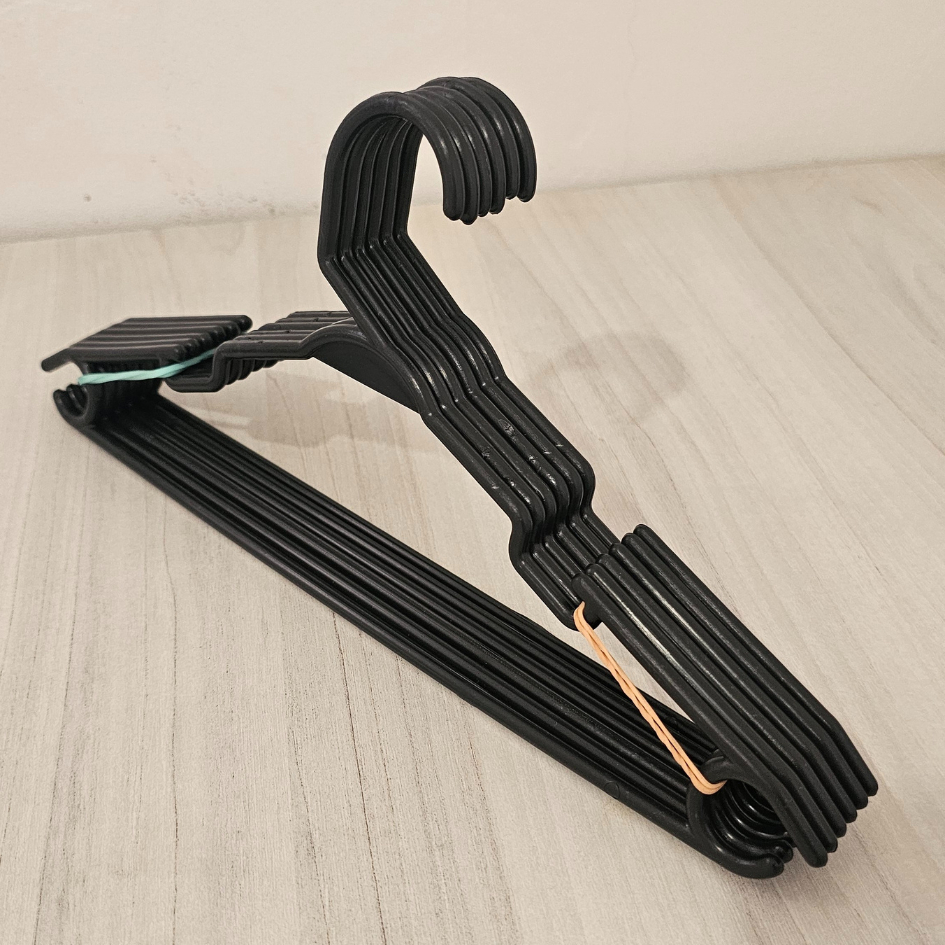 Kit 50 Cabide Infantil Baby Juvenil Crianças 0 a 10anos Rosa, Azul, Preto Branco