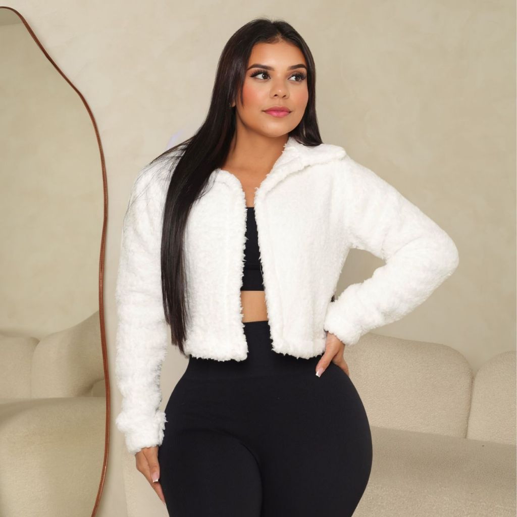 Casaquinho Feminino Teddy Curto Pelinho Manga Longa