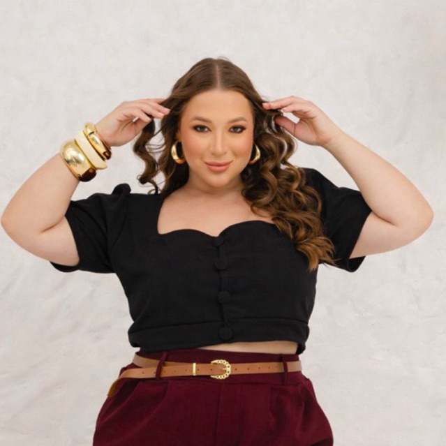CROPPED PLUS SIZE FEMININO COM MANGA CROPED TAMANHO GRANDE CROPPED PLUS SIZE BLOGUEIRA BLUSA CROPPED TENDENCIA PLUS SIZE