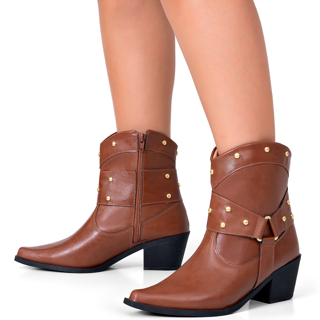 Bota Feminina Lumiss Country Western Cano Baixo Salto Baixo Bico Fino Tachas Caramelo