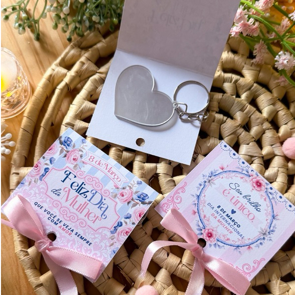Chaveiro Espelho Dia da Mulher | Lembrancinha Feminina Delicado Brinde 8 de Março Mimo Personalizado