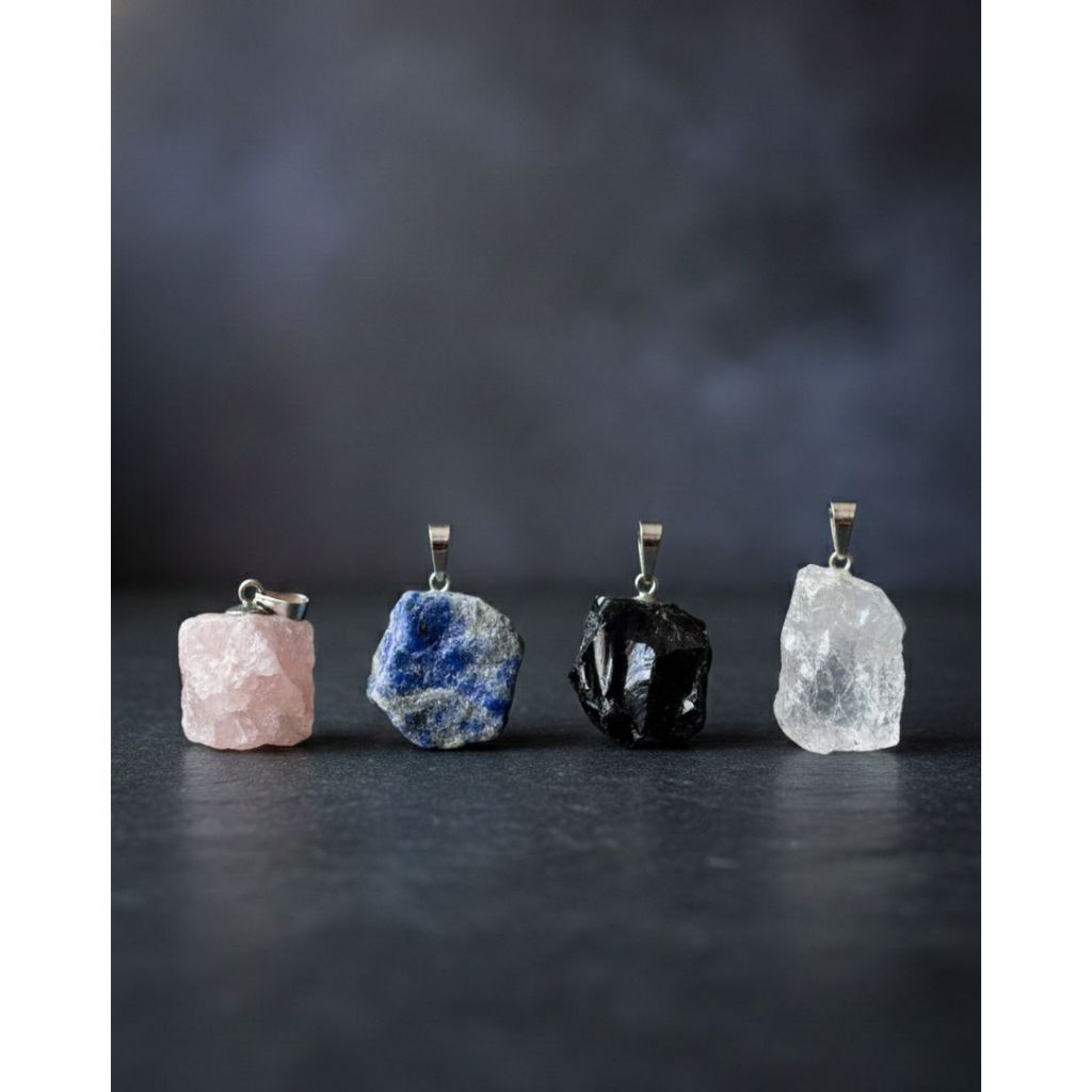 ✨ Pingente de Pedra Natural Bruta – Energia, Proteção e Estilo ✨