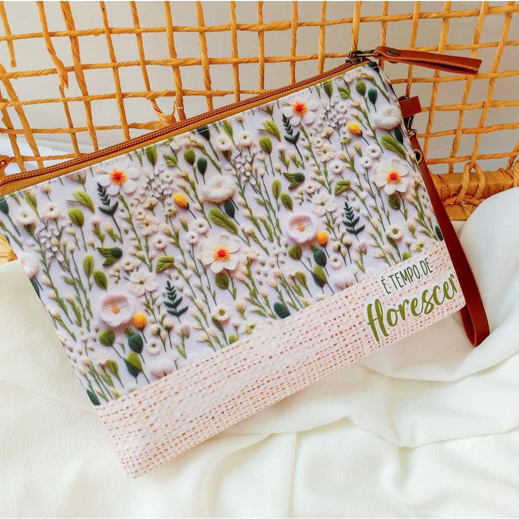 Painel de Tecido Sublimado e Estruturado no Nylon 600 para Confeccão de 5 Necessaire  com Estampas Bordados 3D