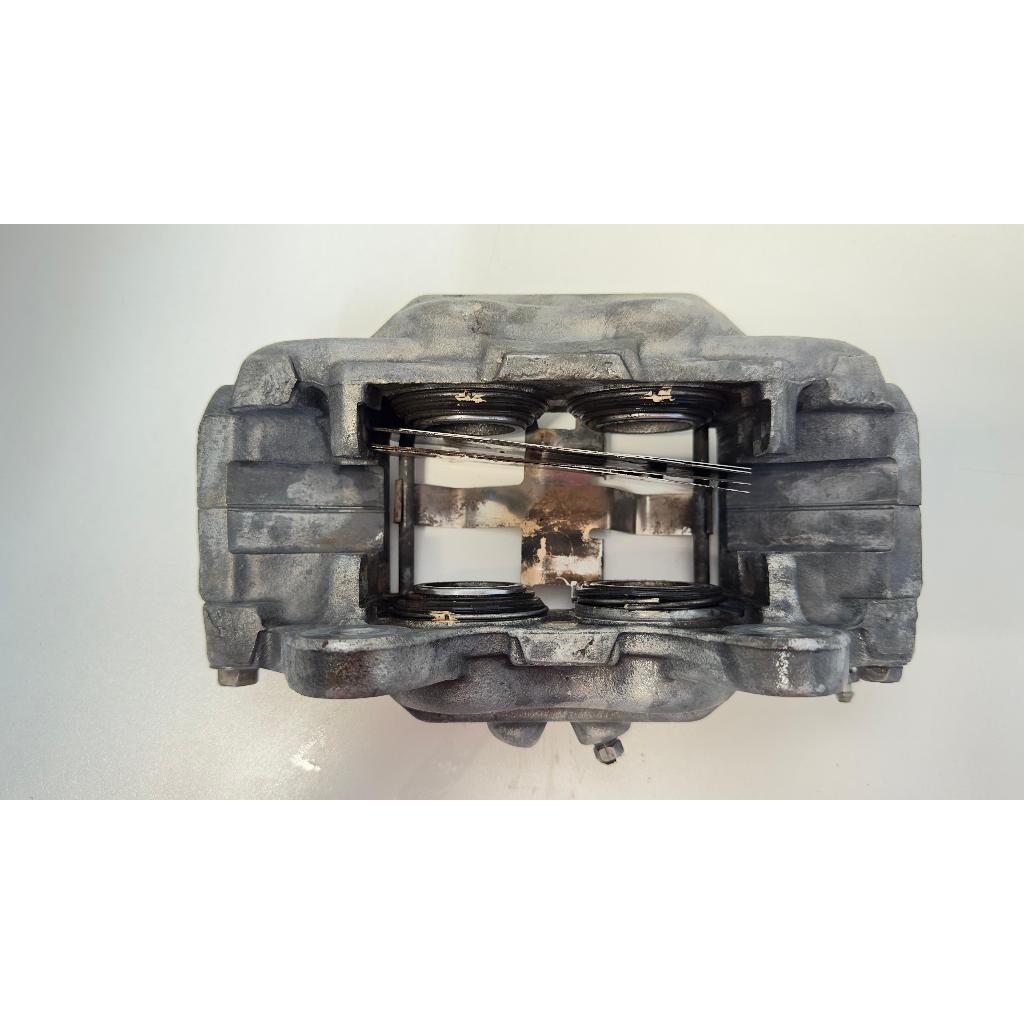 Pinça Dianteira Esquerda Toyota Hilux Sw4 2016 A 2024