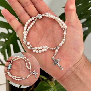 Terço de Pulso Pérola Pulseira Católica São Bento ou Nossa Senhora das Graças em Oferta na Shopee
