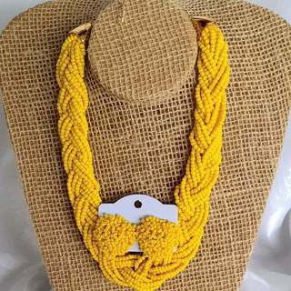 Colar,colar de miçangas, colar amarelo,maxi colar de miçangas,artesanal,brincos,brinco amarelo,festa,presentes