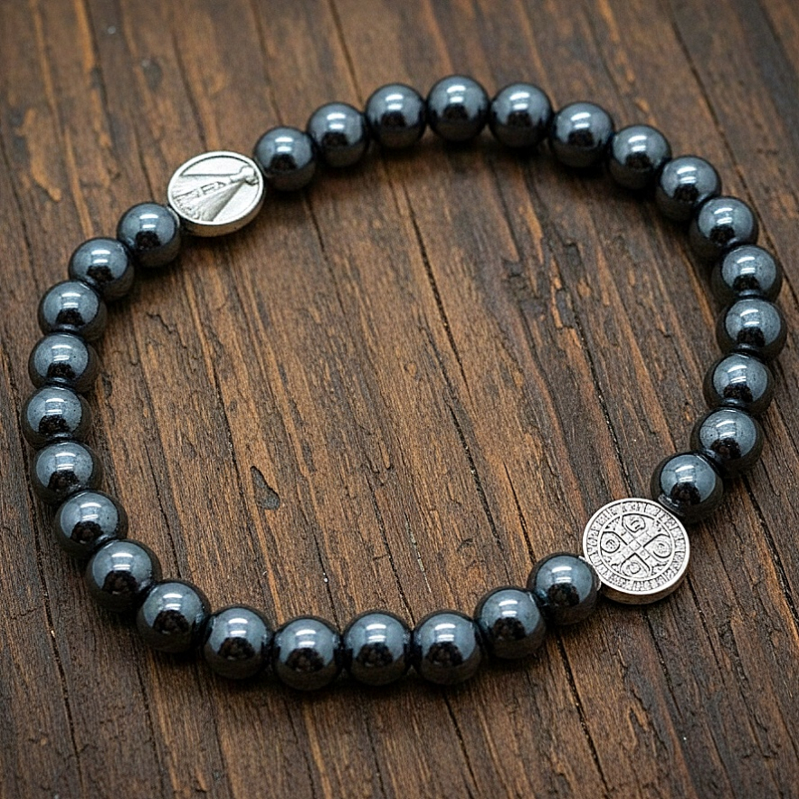 Pulseira São Bento Elástico Reforçado Hematita Duas Medalhas Pulseira Religiosa Nossa Senhora Aparecida