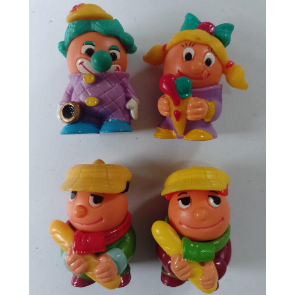 Kinder ovo - Lote Boneco Bola com 4 (1 deles e uma variante)