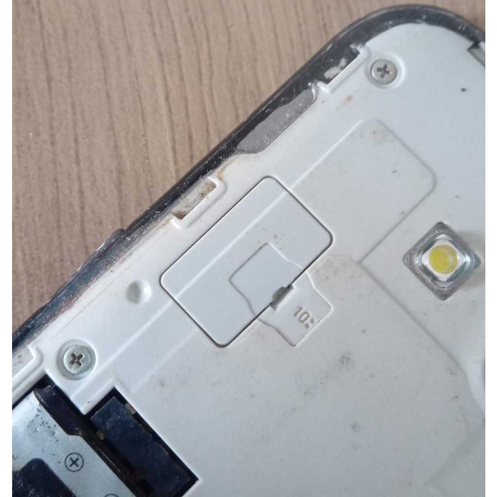Trava Tampinha LCD Flex Display J700 J7 Original