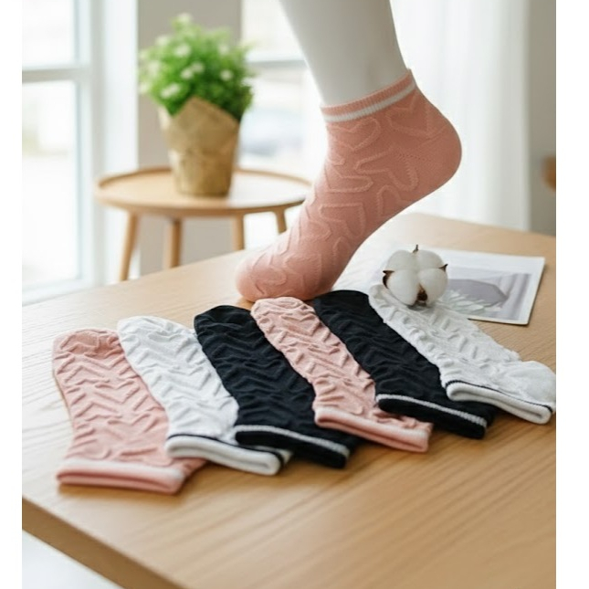 PACOTE COM 12 PARES DE MEIAS COLORIDAS CORAÇÃO - CANO CURTO TAMANHO 35 AO 40 em Oferta na Shopee