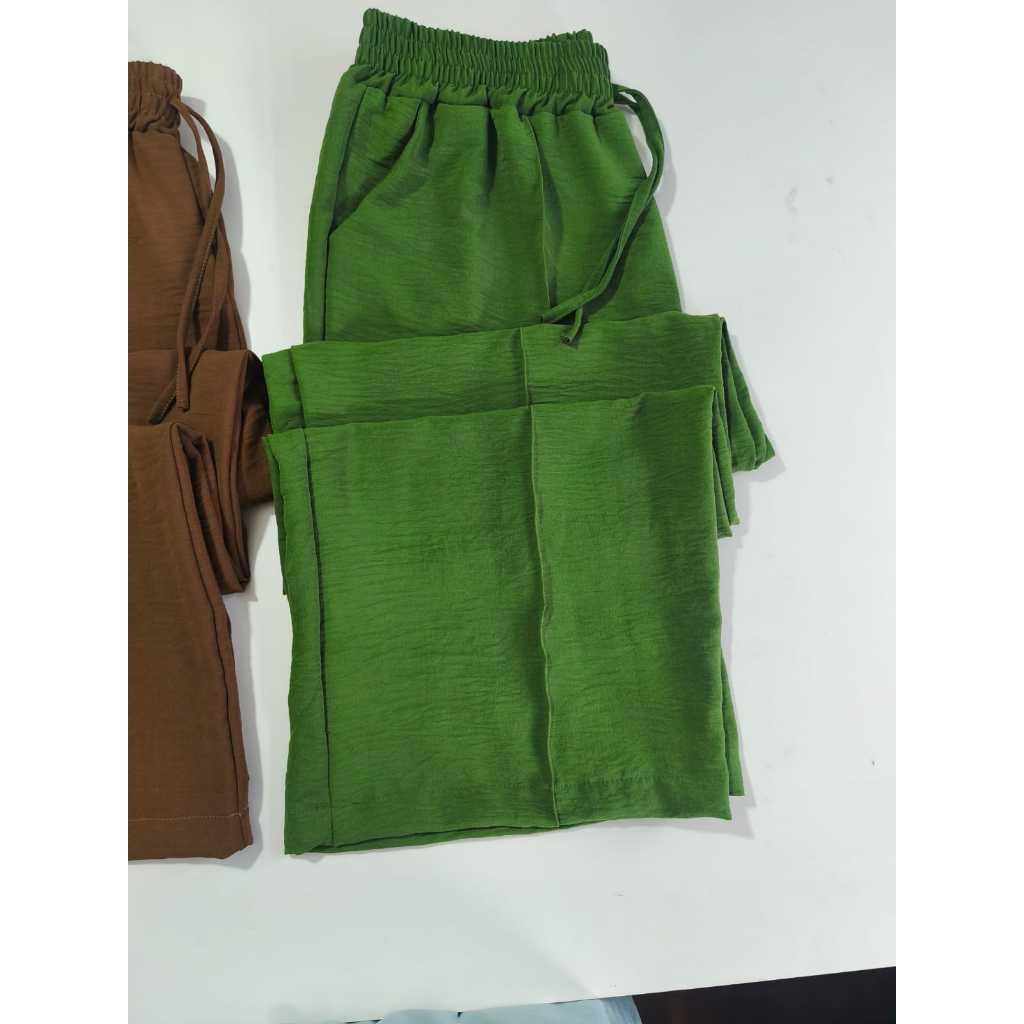 Calça Pantalona Feminina Plus Size Tecido Duna Leve e Confortável em Oferta na Shopee