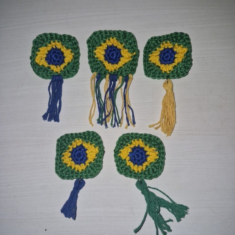 Presilha bandeira brinco copa do mundo broche do Brasil em crochê kit com 10 Vai Brasil