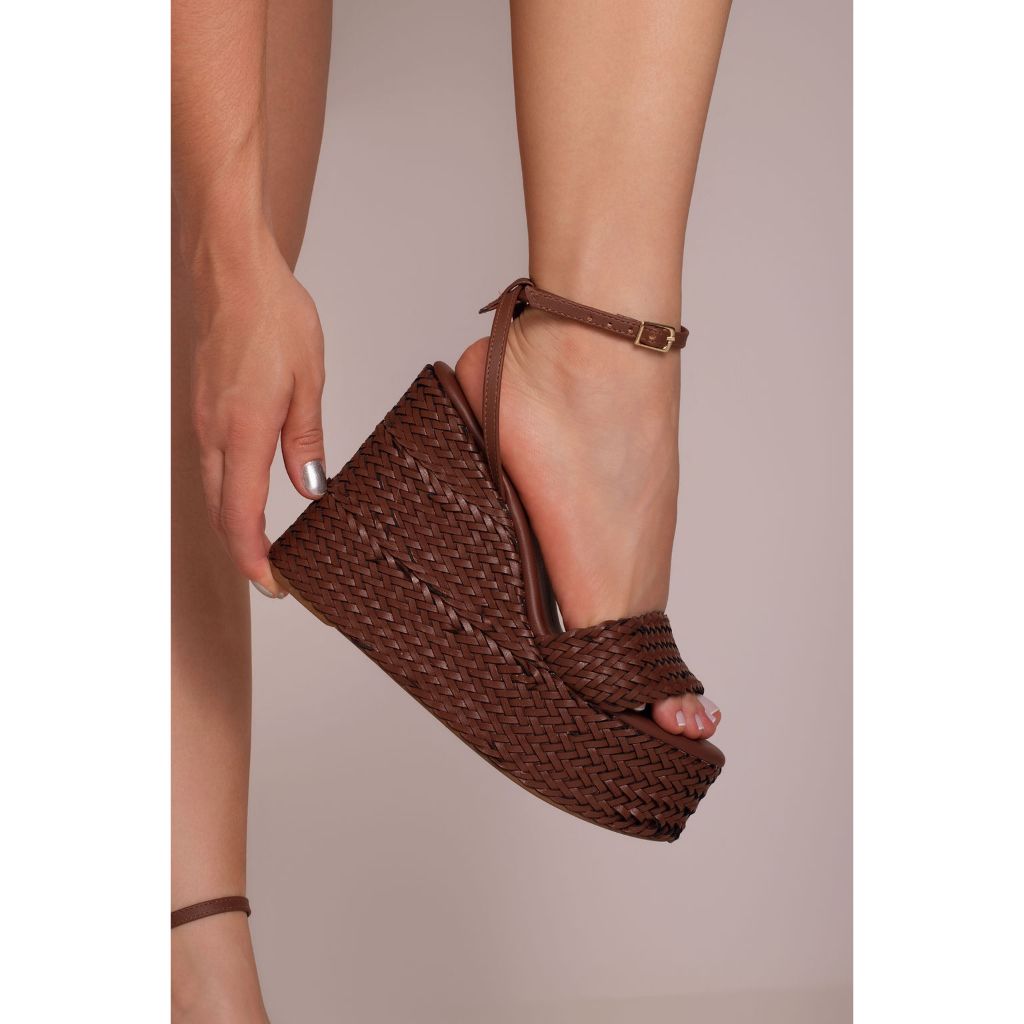 By Mariah | Sandália Anabela Plataforma Alta 12 CM | Tira Larga Trançada | Solado de Tresse